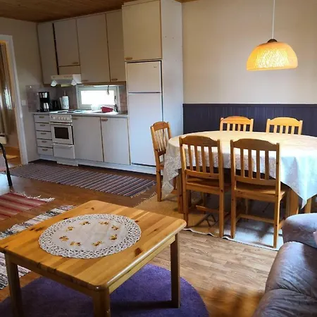 木屋 Tontti Petaajarvi